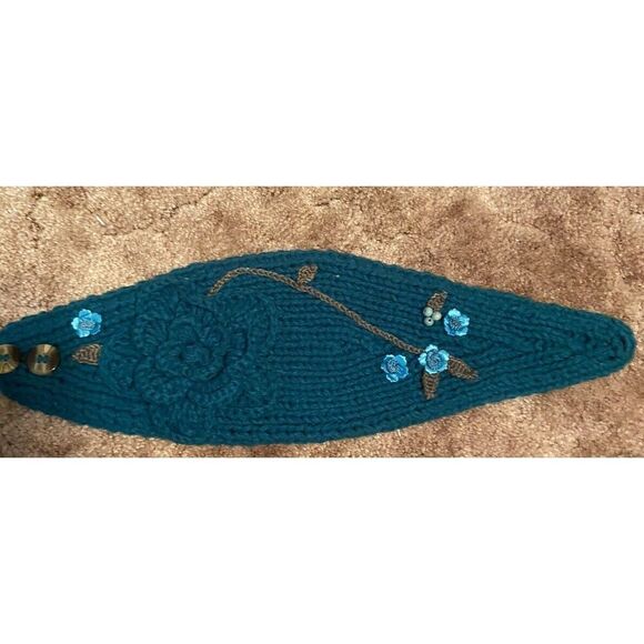 C.C‎ Exclusives Green Winter Headband with Rosette Flower Rhinestone Button - Picture 3 of 5